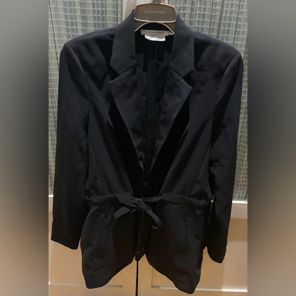 NWOT Simons Contemporaine Blazer and Matching Pants Size 8